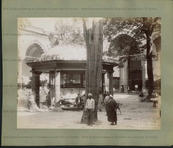 Beyazit Camii udvara, Isztambul
