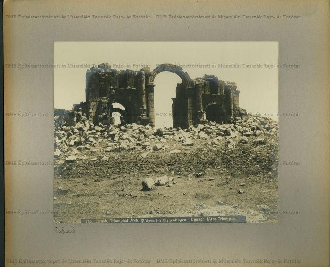 Dzseras (ókori: Gerasza, Jerash), diadalív